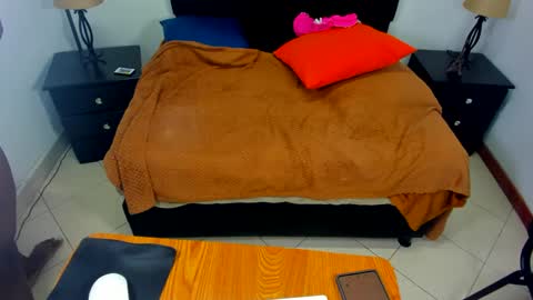 Snapshot of queen_ebony_69 chatting on December 15, 4:07 am Queen online show from December 15, 4:07 am