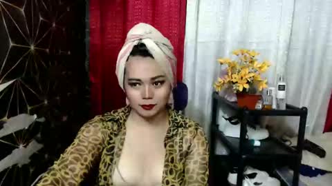 queen_ennah online show from January 21, 6:43 am