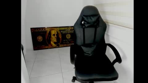 queen_findom1 online show from April 3, 5:47 am