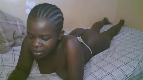 queen_latasha online show from April 21, 5:47 am