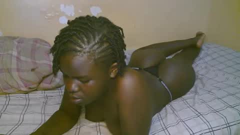 queen_latasha online show from April 5, 4:15 pm