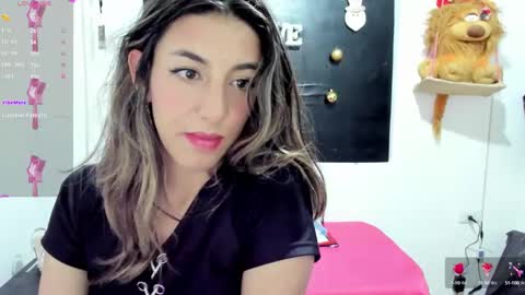 Snapshot of queen_natttyy chatting on December 4, 1:52 am queen_natttyy online show from December 4, 1:52 am