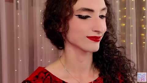 Snapshot of queen_of_tease chatting on September 29, 7:24 pm queen_of_tease online show from September 29, 7:24 pm