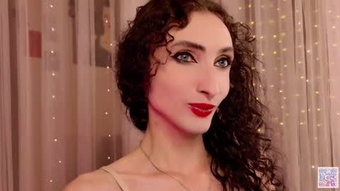 Snapshot of queen_of_tease chatting on October 16, 6:07 pm queen_of_tease online show from October 16, 6:07 pm