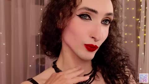 Snapshot of queen_of_tease chatting on October 3, 8:50 pm queen_of_tease online show from October 3, 8:50 pm