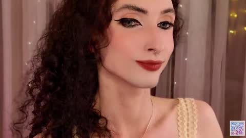 Snapshot of queen_of_tease chatting on September 24, 5:09 pm queen_of_tease online show from September 24, 5:09 pm