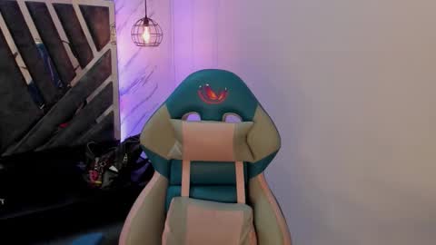   online show from September 25, 11:28 am