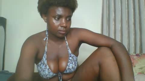 queen online show from April 24, 11:45 am