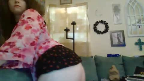 queencrimsonlvx online show from November 11, 10:06 am