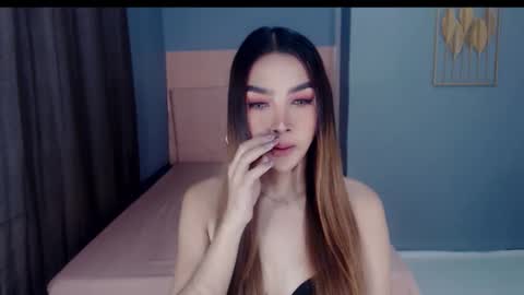 queenemeraldts online show from November 6, 2:58 am