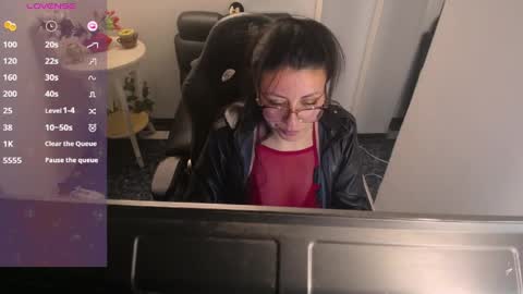 queenrose94 online show from April 21, 1:40 pm