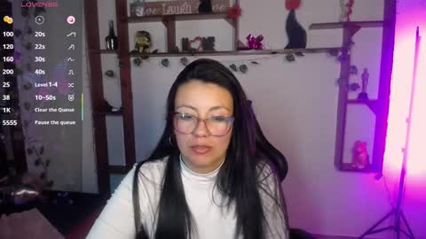 queenrose94 online show from March 4, 4:37 pm