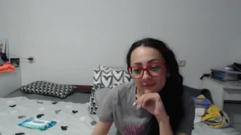 queensofiaqueen online show from April 23, 6:54 am