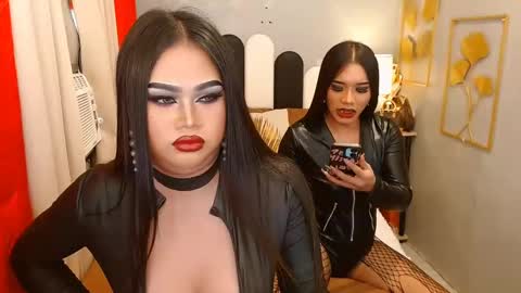 queenshasha and nathalie online show from December 5, 12:25 am