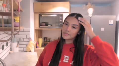 Snapshot of queenv66 chatting on January 4, 1:42 am Val - online show from January 4, 1:42 am