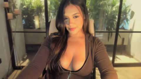 Snapshot of queenv66 chatting on September 11, 9:49 pm Val - online show from September 11, 9:49 pm