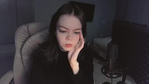 quietluxury online show from April 30, 7:19 pm