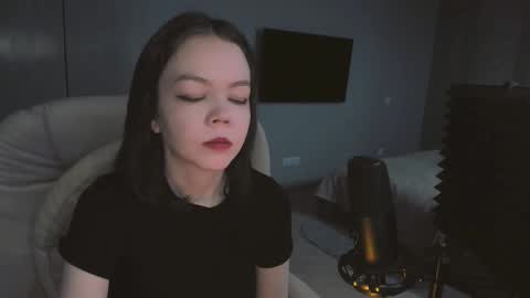 quietluxury online show from March 1, 1:48 pm