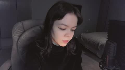 quietluxury online show from April 30, 8:57 pm