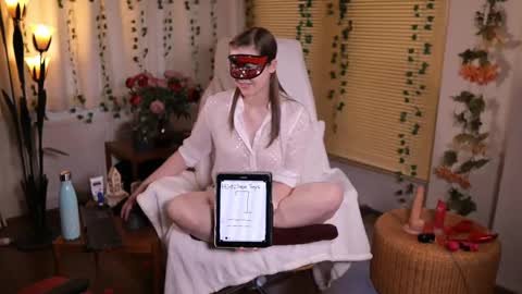 Snapshot of quinnrmonroe chatting on February 25, 4:14 pm QuinnMonroe online show from February 25, 4:14 pm