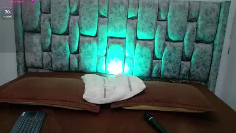 r3d moons   online show from December 15, 7:21 pm