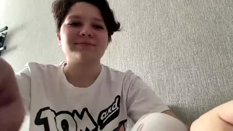 Emmie online show from May 23, 2:18 am