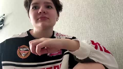 Emmie online show from May 20, 1:57 am