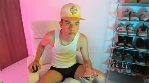 raffaele online show from December 2, 7:07 am