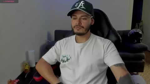 ragnar_lothbrok77 online show from April 27, 9:34 pm