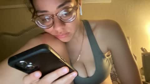 RamonaJ online show from March 8, 5:11 am