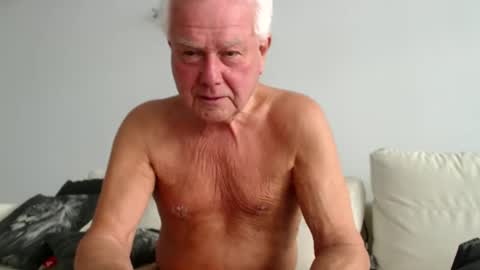 Silver Stallion TwitterRandyth53496071  and  ladyenglishxxx online show from February 5, 2:42 pm