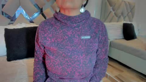 Raquel Moore  online show from March 7, 10:02 am