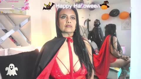Raquel Moore  online show from November 1, 12:26 pm