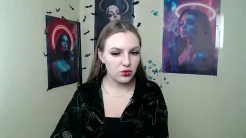 raspberry0101 online show from September 23, 8:08 am