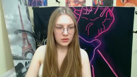 raspberry0101 online show from March 8, 11:27 am