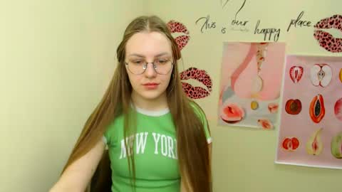 raspberry0101 online show from March 11, 1:23 pm