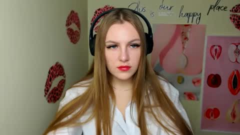 raspberry0101 online show from September 14, 7:32 am