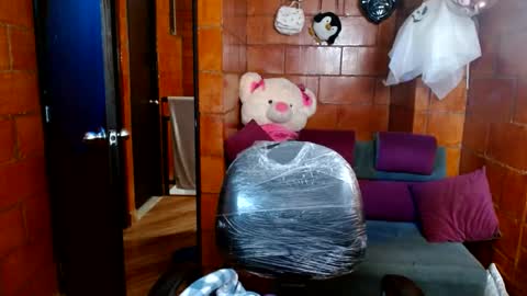 Snapshot of raven__purple chatting on September 30, 3:17 am raven__purple online show from September 30, 3:17 am