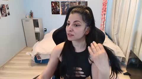 raven_haired_goddess online show from June 12, 7:51 am