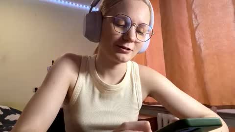 Andriana online show from March 6, 2:27 pm