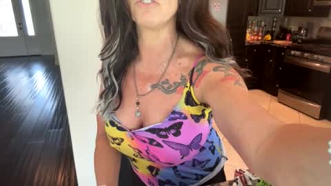 Raven online show from April 20, 7:39 pm