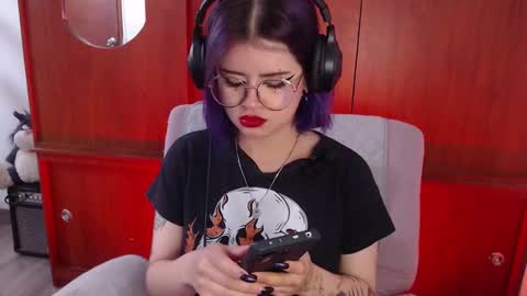 raventh_ online show from March 1, 11:58 am