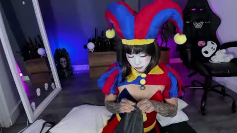 Raven Witch online show from June 12, 7:46 pm