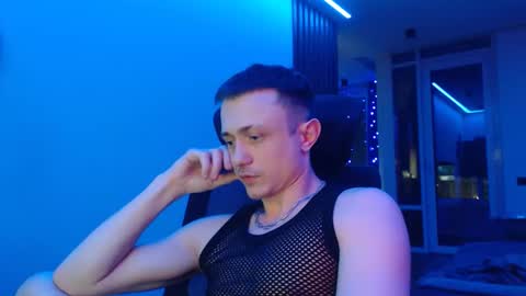 Snapshot of ravine_doleg chatting on February 15, 12:04 am Alex Nash online show from February 15, 12:04 am