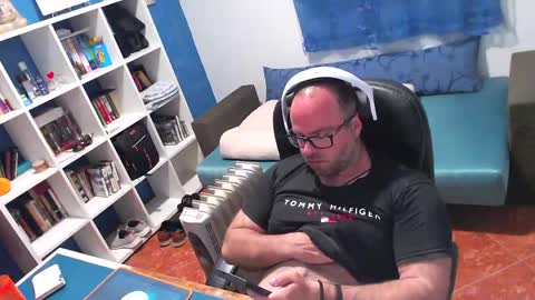 ravingr3d3 online show from April 5, 9:56 pm