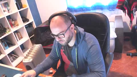 ravingr3d3 online show from March 6, 9:14 am