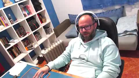 ravingr3d3 online show from March 1, 8:02 pm