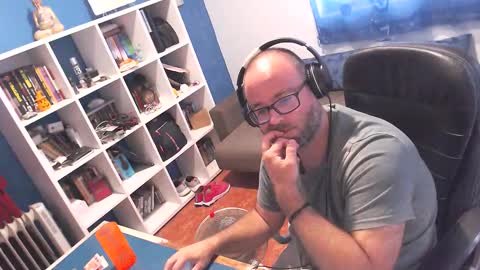 ravingr3d3 online show from September 20, 3:48 pm