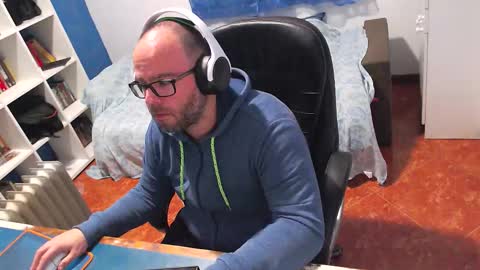 ravingr3d3 online show from February 10, 10:57 pm