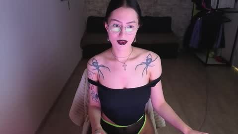 Snapshot of raylsjulie chatting on October 22, 6:38 am see u next time 0300 UTC 0 online show from October 22, 6:38 am